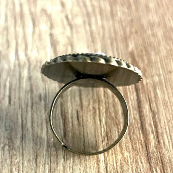 Howling Wolf Cameo Adjustable Rings, Silver and Bronze Colour, Handmade, NWT - Picture 3 of 4